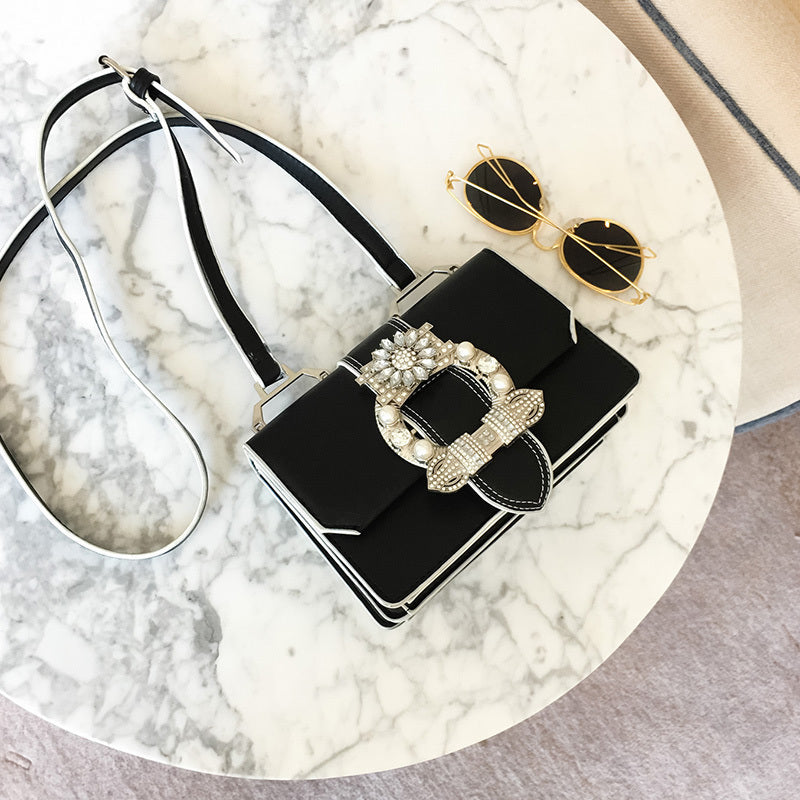 Diamond Lock Shoulder Bags-06
